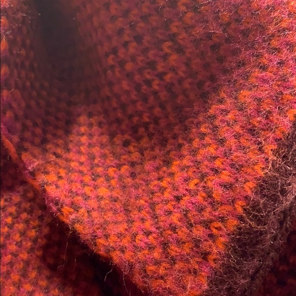 Warm red scarf NWT from Circus - Picture 8 of 8